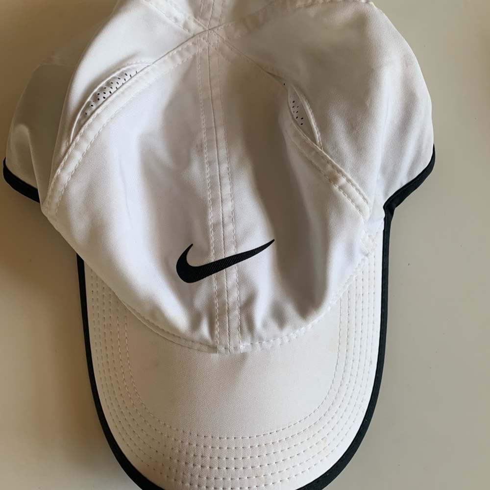 nike women’s hat